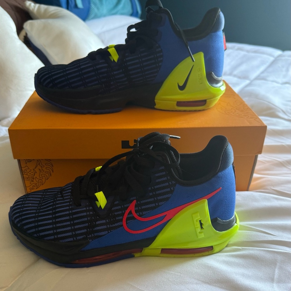 Lebron Nike Blue and Black Sneakers with Neon Accents - Like New / Worn Once